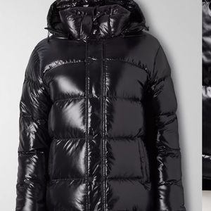 Aritzia Super Puff (Glossy) Womens Size M